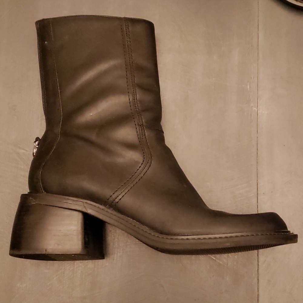 Tommy Hilfiger leather boots